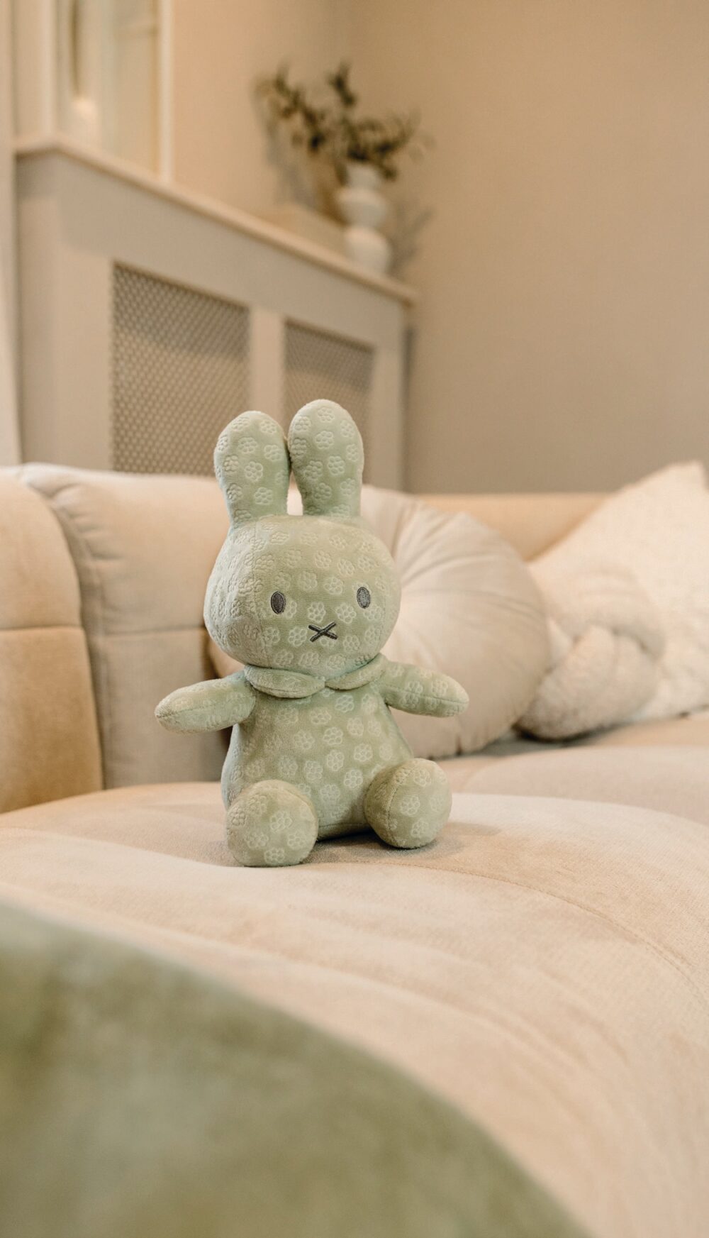Λούτρινο Aπό Bελουτέ Ύφασμα 20cm Πράσινο Miffy Flowers - Image 7
